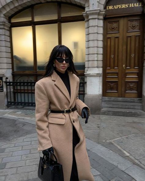 IVONA ZUPET on Instagram Ivona Zupet, Leather Gloves Women, Womens Gloves, Winter Fashion Outfits, Leather Gloves, Winter Fashion, Autumn Fashion, Fashion Inspo, Street Style