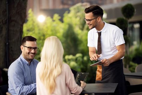 Happy Employees, Office Team, Social Communication, Corporate Photography, Business Portrait, Media Sosial, Team Photos, Business People, People Talk