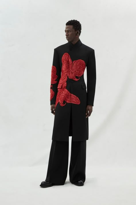 Fall 2023 Menswear, Alexander Mcqueen Menswear, High Fashion Men, Blazer Designs, Alexander Mcqueen Men, Menswear Collection, Winter 2023, Signature Collection, Male Fashion