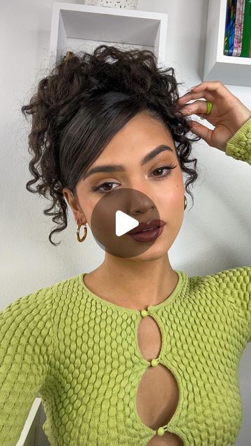 Curly Hairstyle With Fringe, Banana Curls Hairstyles, Sleek Bun For Curly Hair, Side Part Bun Tutorial, Slick Bun Ideas, Cute Bun Hairstyles Curly Hair, Slick Back Bun With Curls Out, Tied Up Hairstyles For Curly Hair, Curly Hairstyles For A Party