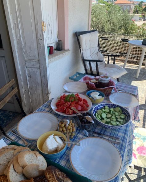 turkish breakfast Turkish Breakfast Aesthetic, Turkish Summer Aesthetic, Turkish Summer, Turkish Breakfast, Summer Breakfast, Kusadasi, Dream Aesthetic, Christmas Brunch, Euro Summer