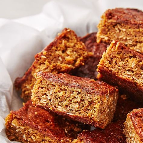 Parkin Recipes, Cinnamon Sugar Desserts, Yorkshire Parkin, Tray Bake Recipes, Pumpkin Bars, Gingerbread Cake, British Food, Desserts Recipes, Keto Desserts