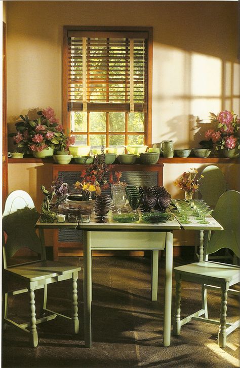 Martha Stewart's Turkey Hill house 90s Martha Stewart, Martha Stewart Living 90s, Martha Stewart 90s, Martha Stewart House, Martha Stewart Thanksgiving, Martha Stewart Kitchen, Martha Stewart Living Magazine, Turkey Hill, Country Vibes