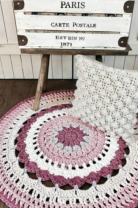 30+ Free House Rug Patterns To Refresh Your Decor Ideas New 2020 - Page 29 of 30 - crochetsample. com Easy Crochet Rug Patterns, Easy Crochet Rug, Crochet Rug Patterns Free, Crochet Doily Rug, Doily Rug, Crochet Mat, Confection Au Crochet, Crochet Carpet, Rug Patterns