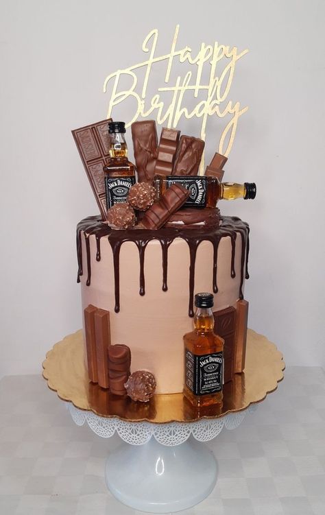 Jack Daniel’s Cake, Jack Daniels Torte, Boys 18th Birthday Cake, Hershey Cake, Jack Daniels Cake, 65 Birthday Cake, Birthday Cake For Boyfriend, Alcohol Cake, Cupcake Toppers Free