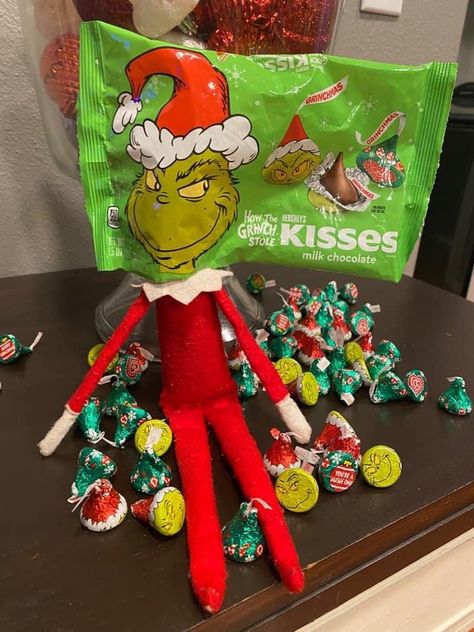 Elf On The Shelf Ideas Chocolate Kisses, Elf On The Shelf Grinch Hershey Kisses, Elf On The Shelf Fruit By The Foot, Elf On The Shelf Grinch Kisses, Elf On The Shelf Candy Crush, Elf On The Shelf Freezer Ideas, Elf On The Shelf Chocolate Kisses, Elf On The Shelf With M&ms, Elf On The Shelf Chips