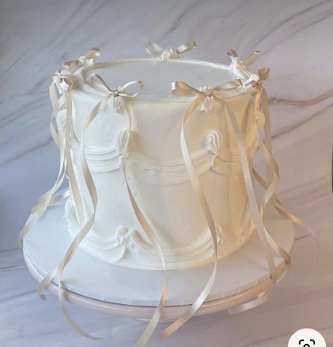 Vintage Bridal Shower Cake, Wedding Cake Bow, White Vintage Cake, Ribbon Wedding Cake, Ivory Room, Pearl Bridal Shower, Wedding Cake Ribbon, Bolo Vintage, Bachelorette Cake