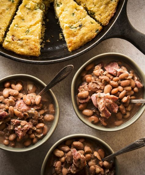 Tailgate Sides, Beer Cheese Soup Recipes, Beans And Cornbread, Beer Cheese Soups, Cheese Soup Recipes, Soup Beans, Southern Recipes Soul Food, Cast Iron Skillet Recipes, Southern Cooking