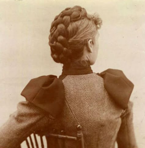 Hairstyles of the 1890’s and a Giveaway! 1880s Hair, 1890s Hair, 1800s Hair, 1800s Hairstyles, Russian Hairstyles, Edwardian Hair, Historical Hairstyles, Edwardian Hairstyles, High Bun Hairstyles