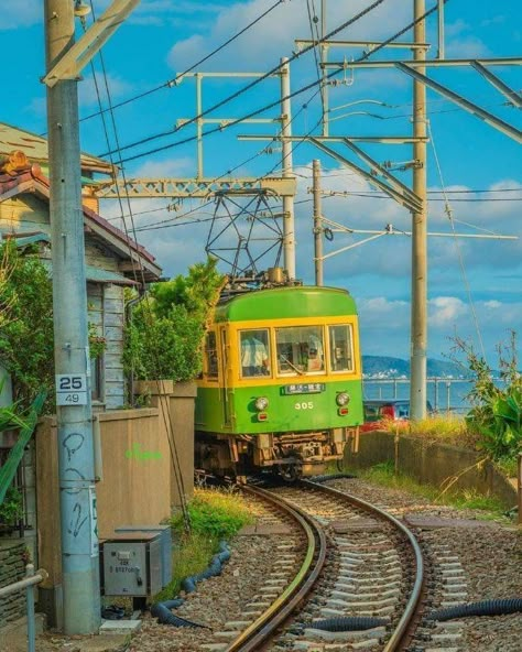 Japanese Train Station, Japanese Train, Japan Train, Island Theme, Old Train, Japanese Landscape, Japan Aesthetic, Aesthetic Japan, Japanese Architecture