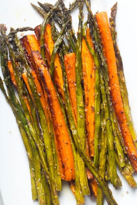 Keys To Perfectly Roasted Asparagus And Carrots 1 Asparagus And Carrots Recipes, Roasted Carrots And Asparagus, Carrots Side Dish, Recipe For 1, Roasted Asparagus, Roasted Carrots, Healthy Side Dishes, Asparagus, Carrots