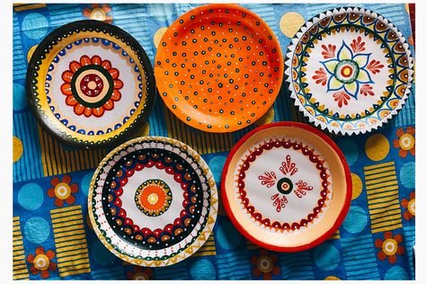 Thermocol Plate Painting .....Getting the best out of waste 🙂 Thermocol Plate Craft, Plate Painting Ideas Diy Easy, Paper Plate Painting, Paper Plate Painting Ideas, Wall Plates Painting Ideas, Diy Wall Plates Painting, Wall Plate Painting Ideas Diy, Warli Art On Plate, Wall Plate Painting Ideas