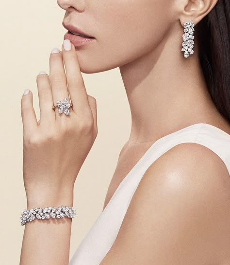 Winston Cluster Diamond Bracelet | Harry Winston Harry Winston Jewelry, Harry Winston Diamond, Jewellery Photography Inspiration, Expensive Diamond, Jewelry Photography Styling, Jewelry Photoshoot, Jewelry Ads, Harry Winston, Classy Jewelry