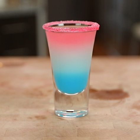 Shots Alcohol Recipes, Colada Drinks, Pina Colada Drinks, Cocktail Shots, Shots Alcohol, Tipsy Bartender, Mixed Drinks Alcohol, Shot Recipes, White Rum