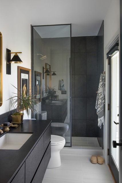 7 Inspiring Small Bathrooms Slate Bathroom, Black Tile Bathrooms, Inlaw Suite, Black Vanity Bathroom, Bathroom Vanity Designs, Vanity Design, Guest Bathrooms, Bathroom Trends, Bathroom Countertops