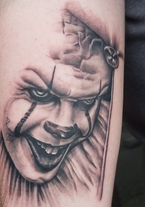 Penny Wise Tattoo, Pennywise Tattoo Design, Pennywise Face, Pennywise Tattoo, Dove Tattoo Design, Joker Drawings, Dove Tattoo, Clown Tattoo, Saved Tattoo