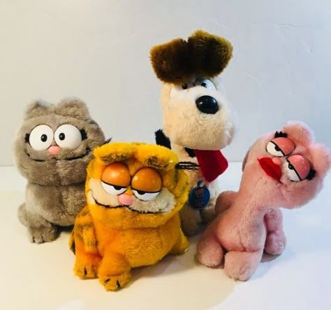 The Gangs All Here, Garfield Odie, Garfield Images, Vintage Christmas Toys, 35 Years Old, Garfield Cat, I Hate Mondays, Orange Kittens, Garfield And Odie