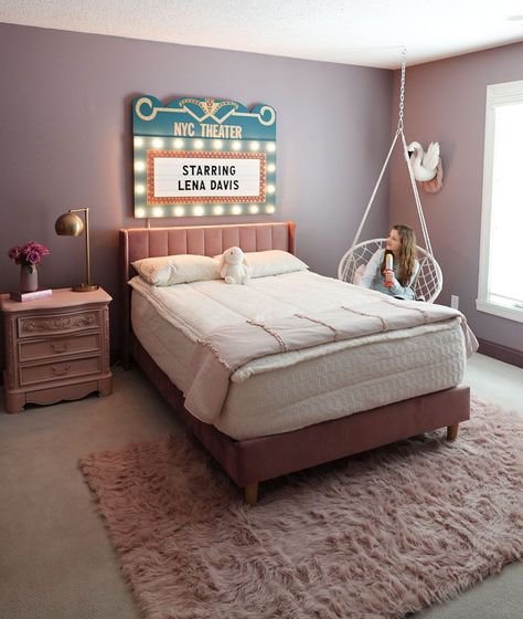 Theater room decor - complete with DIY light-up marquee sign and corner stage! Broadway Inspired Bedroom, Theater Bedroom Ideas, Theater Themed Bedroom, Musical Theatre Bedroom, Theatre Bedroom, Broadway Bedroom, Broadway Themed Room, Theater Room Decor, Painted Closet