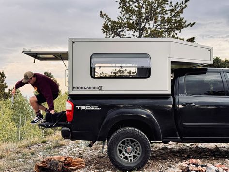 MOONLANDER X Overland Truck Camper, Truck Cap Camping, Toyota Tacoma Lifted, Pickup Camping, Best Truck Camper, Truck Bed Camping, Bicycle Camping, Pickup Camper, Truck Bed Camper