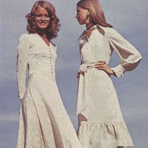 Esme's Drawer Too on Instagram: “Seventeen | 1970…” 1970s Models, Vintage Weddingdress, 1970 Fashion, Harry Clarke, Fashion 1970s, 60s 70s Fashion, Fashion 70s, 70s Inspired Fashion, 70s Outfits