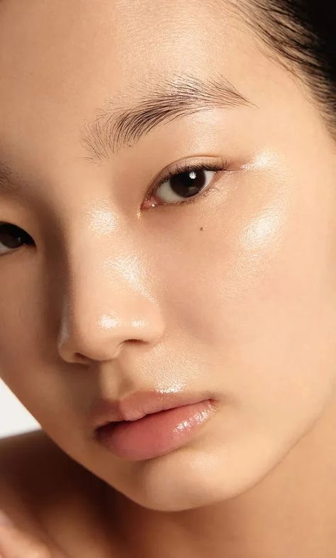 26 Best Korean Skin-Care Products of 2024 to Buy on Amazon Prime Day | Vogue Korean Skincare Brands, Best Korean Skincare Products, Soko Glam, Laneige Water Sleeping Mask, Skin Care Business, Skin Essence, Skin Model, Peach And Lily, Skin Benefits