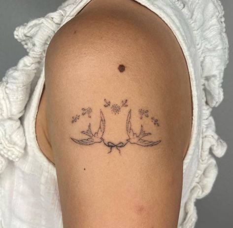 Little Women Tattoo Ideas, Stevie Nicks Inspired Tattoos, Lorde Tattoo, Stevie Nicks Tattoo, October Tattoo Ideas, Ephemeral Tattoo, Timeless Tattoo, Funky Tattoos, Tattoo Now