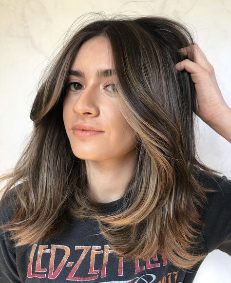 Old Money Brunette Hair Short, Haircut Options, Medium Length Brown Hair, Haircolor Ideas, Kaleidoscope Eyes, Black Hair Balayage, Brown Hair Inspo, Brunette Hair With Highlights, Brunette Balayage