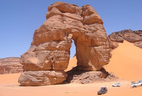 Acacus Mountains Earth Layers, Rock Textures, Arte Robot, Cool Rocks, Biome, Natural Rock, Landscape Scenery, Rock Formations, Environment Design