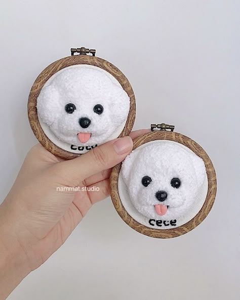 Pet Wall Decor, Pet Embroidery, Handmade Craft Ideas, Punch Needle Coasters, Handmade Crafts Ideas, Ankle Bracelets Diy, Art Chibi, Custom Photo Frames, Needle Crafts