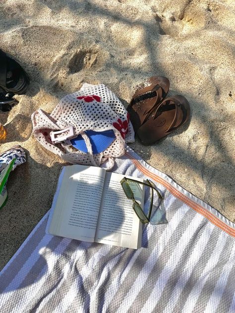 Reading Book On Beach Aesthetic, Books At The Beach Aesthetic, Reading A Book On The Beach, Beach Book Photo, Summer At The Beach Aesthetic, Beach Vacay Aesthetic, Books Beach Aesthetic, Books Summer Aesthetic, Beach Reading Pictures