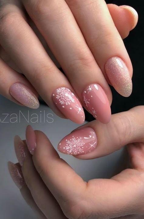 Rose Gold Winter Nails, Crismas Nails 2023, Nokti Za Zimu, Cold Weather Nails, Snow Nail Art, Art Nails Design, Almond Acrylic Nails Designs, Nail Art Noel, Matte Pink Nails