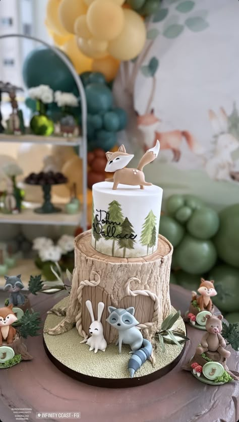 Forest Theme Birthday Cake, Forest Theme Birthday Party, Theme Birthday Cake, Woodland Cake, Cake Boards, Theme Birthday Party, Forest Theme, Name Plaques, Woodland Baby