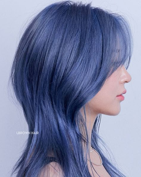 Hush Cut, Hair Color Streaks, Dyed Hair Inspiration, Pretty Hair Color, Hair Color Blue, Hair Color And Cut, Dye My Hair, Hair Dye Colors, Hair Inspiration Color