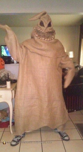 150+ Coolest Homemade Nightmare Before Christmas Costumes Diy Nightmare Before Christmas, Oogie Boogie Costume, Beetlejuice Halloween Costume, Skellington Costume, Nightmare Before Christmas Costume, Octopus Garden, Jack Skellington Costume, Beetlejuice Halloween, Homemade Costume