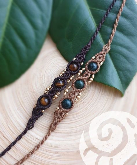 Makramee Armband mit Halbedelsteinperlen // keltisches Armband JORID - Etsy.de | Macrame bracelet patterns, Macrame bracelets, Bracelet patterns . #Macrame_With_Stones #Simple_Macrame_Bracelet #Yarn_Jewelry #Semi_Precious_Stone_Bracelet Boho Macrame Bracelet Tutorial, Macrame With Stones, Macrame Stone Bracelet, Simple Macrame Bracelet, Macrame Rings, Semi Precious Stone Bracelet, Macrame Bracelet Patterns, Knit Bracelet, Bracelet Macrame