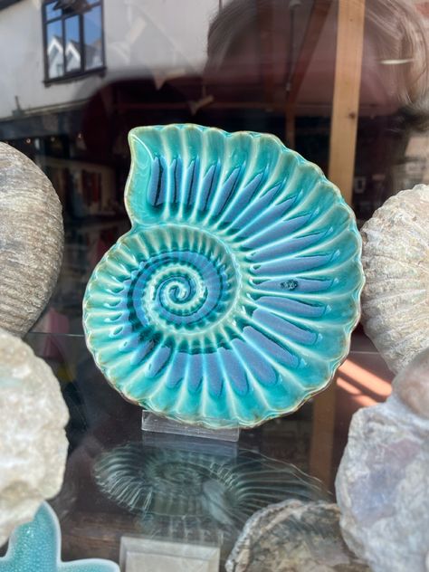 Blue Pottery Aesthetic, Pottery Beach Theme, Beach Ceramic Ideas, Sea Themed Ceramics, Beach Themed Pottery, Das Modelling Clay Ideas, Ocean Pottery Ideas, Beachy Ceramics, Beachy Clay Ideas