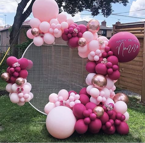 Pink Balloon Garland, Deco Ballon, Balloons Wedding, Idee Babyshower, Simple Birthday Decorations, Barbie Birthday Party, Pink Birthday Party, Deco Rose, Rose Gold Balloons