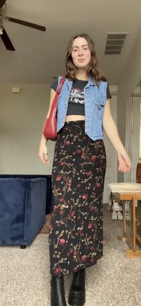 90s Grunge Long Skirt Outfit, Floral Skirt Outfits Fall, Outfit For The Bar, Burnett Outfits, Plaid Maxi Skirt Outfit Grunge, Edgy Maxi Skirt Outfit, Soft Boho Outfits, Vintage Maxi Skirt Outfits, 90s Floral Skirt