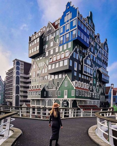 Only 15 mins by train from Amsterdam, Zaandam is a MUST visit town Amsterdam Tourist, Coolest Hotels, Amsterdam Pictures, Earth City, Paris Travel Photography, Europe Travel Outfits, Virtual Travel, Netherlands Travel, Amsterdam Travel