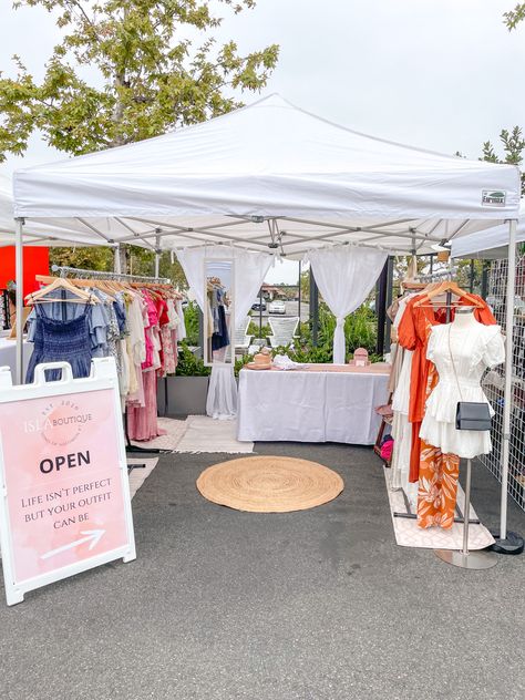 Pop Up Tent Boutique Ideas, Online Boutique Set Up Ideas, Vendor Booth Clothing Rack, Clothing Store Pop Up, Outdoor Vendor Booth Ideas Tent, Clothing Rack Pop Up Shop, Pop Up Shop Table Display Ideas For Clothing, Tent Boutique Ideas, Boutique Setup Ideas Booth Displays