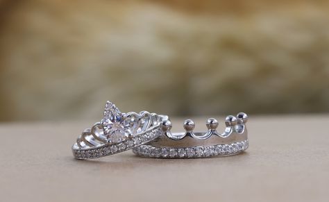 King Queen Rings Gold, King Queen Couple Ring, Wedding Couple Rings Diamonds, Engagement Rings King And Queen, King And Queen Wedding Rings, King And Queen Rings Couple Gold, Crown Wedding Rings, Matching Wedding Rings Silver, Wedding Ring Crown