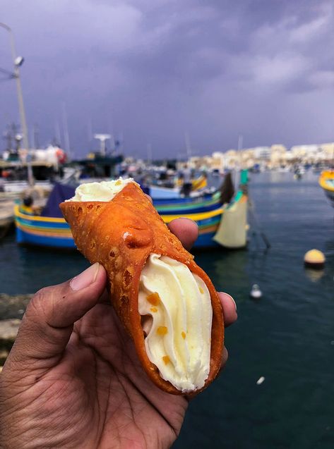 Imported from the island of Sicily, Kannoli is a popular traditional sweet dish available all around the island in cake and pastry shops. Kannoli has an outer crusty pastry hollow tube which is filled with ricotta, chocolate, cherries, citrus fruits and nuts. Though these looks small yet they are quite a mouthful and heavyduty! Curry Ground Beef, Maltese Food, Malta Food, Antipasti Platter, Rabbit Stew, Water Crackers, Sheep Cheese, Chilled Beer, Light Soups