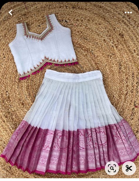 Pattu Pavadai Designs, Pattu Pavada, Pavadai Sattai, Onam Outfits, Kids Party Wear Dresses, Pattu Pavadai, Kids Dress Collection, Kids Blouse Designs, Lehenga Designs Simple