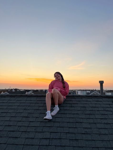 #sunset #roof #wallpaper #aesthetic #inspo #picinspo Roof Pics, Sun Roof, House Roof, Summer Bucket Lists, Summer Bucket, Pic Ideas, Wallpaper Aesthetic, Bucket List, Roof