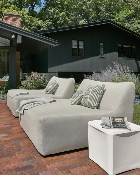 Mentally we're here. Black Outdoor Couch, Venice Rooftop, Outdoor Modern Furniture, Pool Furniture Ideas, Modern Wicker Patio Furniture, Florida Patio, Restoration Hardware Outdoor Furniture, Outdoor Double Chaise, Contemporary Patio Furniture