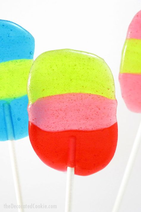 EASY Jolly Rancher lollipops (the originals). Use store-bought candy to make homemade lollipops in minutes. #JollyRanchers #HomemadeLollipops #JollyRancherLollipops #Candy Easy Lollipop Recipe, Diy Lollipops, Jolly Rancher Lollipops, Incredible Desserts, Homemade Lollipops, Homemade Candy Bars, Lollipop Recipe, Peppermint Cream, Candy Recipes Homemade