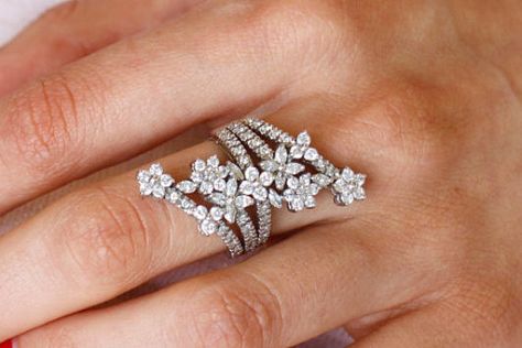 Cocktail Diamond Ring, Luxury Diamond White Cluster Ring, Luxury Diamond White Cluster Ring For Formal Occasions, Luxury White Gold Cluster Ring, Cocktail Diamond Ring Designs, Thick Diamond Ring, Exquisite Luxury White Cluster Ring, White Cluster Ring, Brilliant Cut, Fine Jewelry, Diamond Pendant Sets