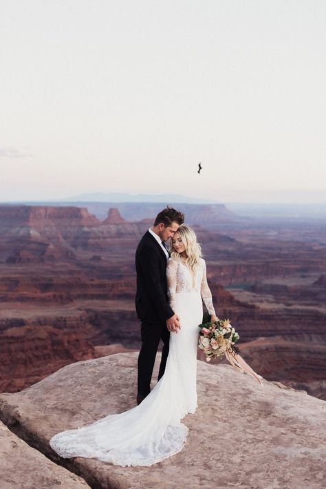 Red Rock Wedding, Dead Horse Point State Park, Utah Wedding Photography, Bridal Poses, Moab Utah, National Park Wedding, Utah Wedding Photographers, Bridal Session, Utah Wedding