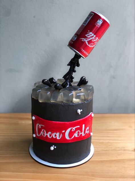 Anti Gravity Cake, Starbucks Cake, Coca Cola Cake, Mini Dessert Recipes, Cola Cake, Custom Birthday Cakes, Cool Birthday Cakes, Holiday Movie, Buttercream Cake