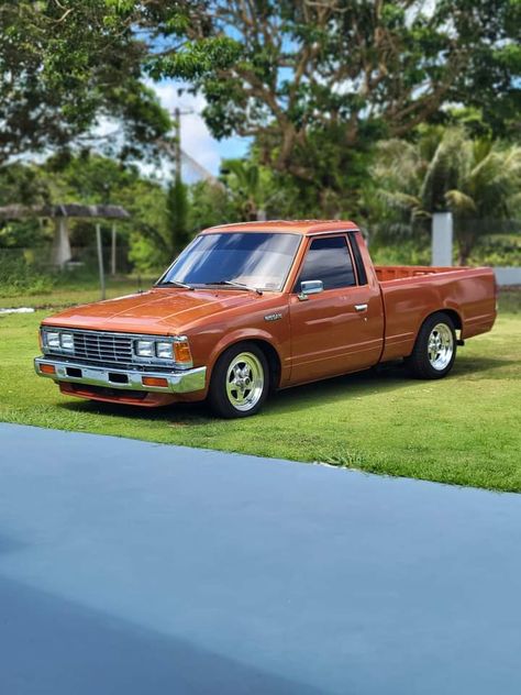 Nissan Pickup Truck, Mini Pickup, Nissan Pickup, Mini Trucks, Japanese Cars, Pickup Truck, Dream Car, Whips, Pickup Trucks